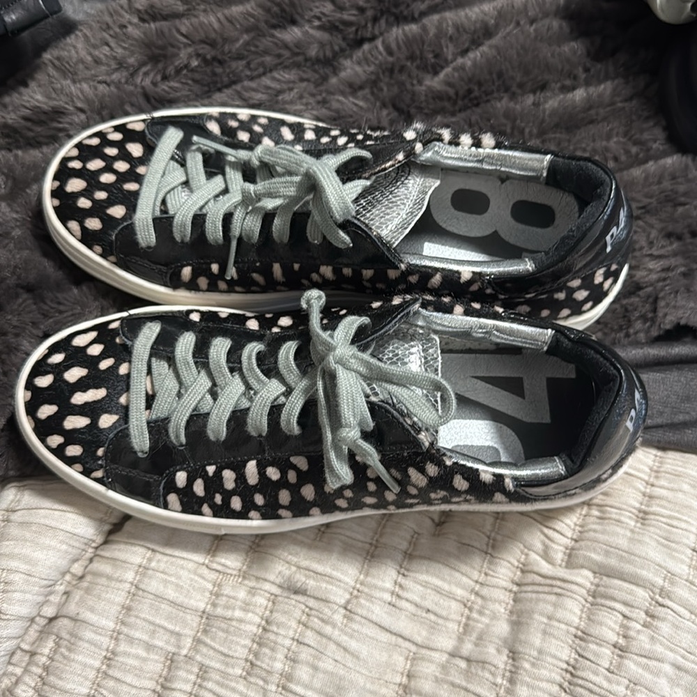 P448 trendy animal print sneakers sz 38 ❤️❤️❤️